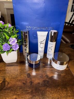 ZO Skin Health Women's Skincare Set in Blue and Silver